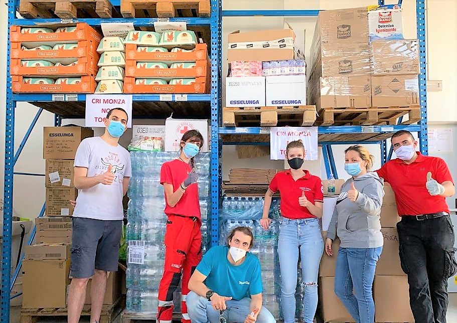 La Croce Rossa organizza raccolte alimentari nei condomini di Monza