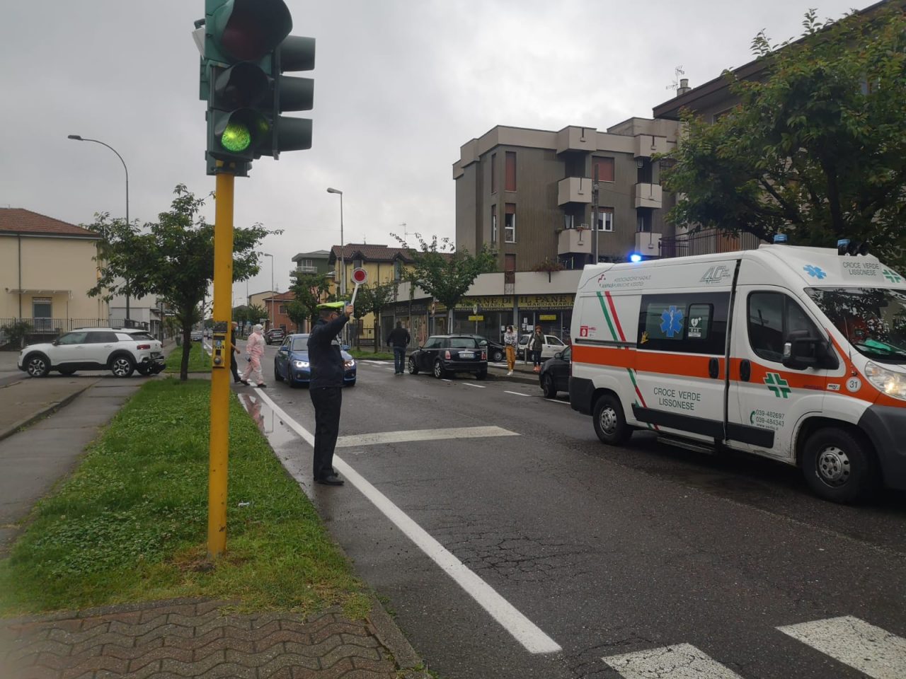 Tamponamento a Cesano: 47enne in ospedale