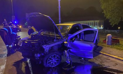 Perde il controllo dell'auto e si schianta sul cavalcavia FOTO VIDEO