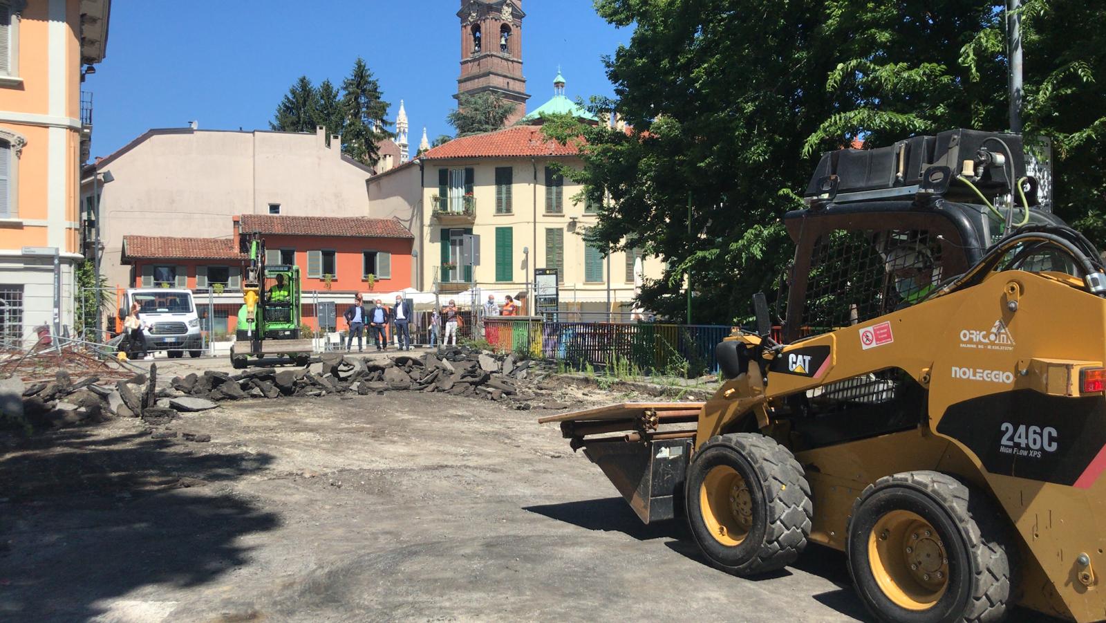 Monza, demolizione Ponte Colombo