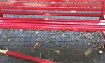 Vandalizzata la panchina rossa in piazza a Cesano Maderno