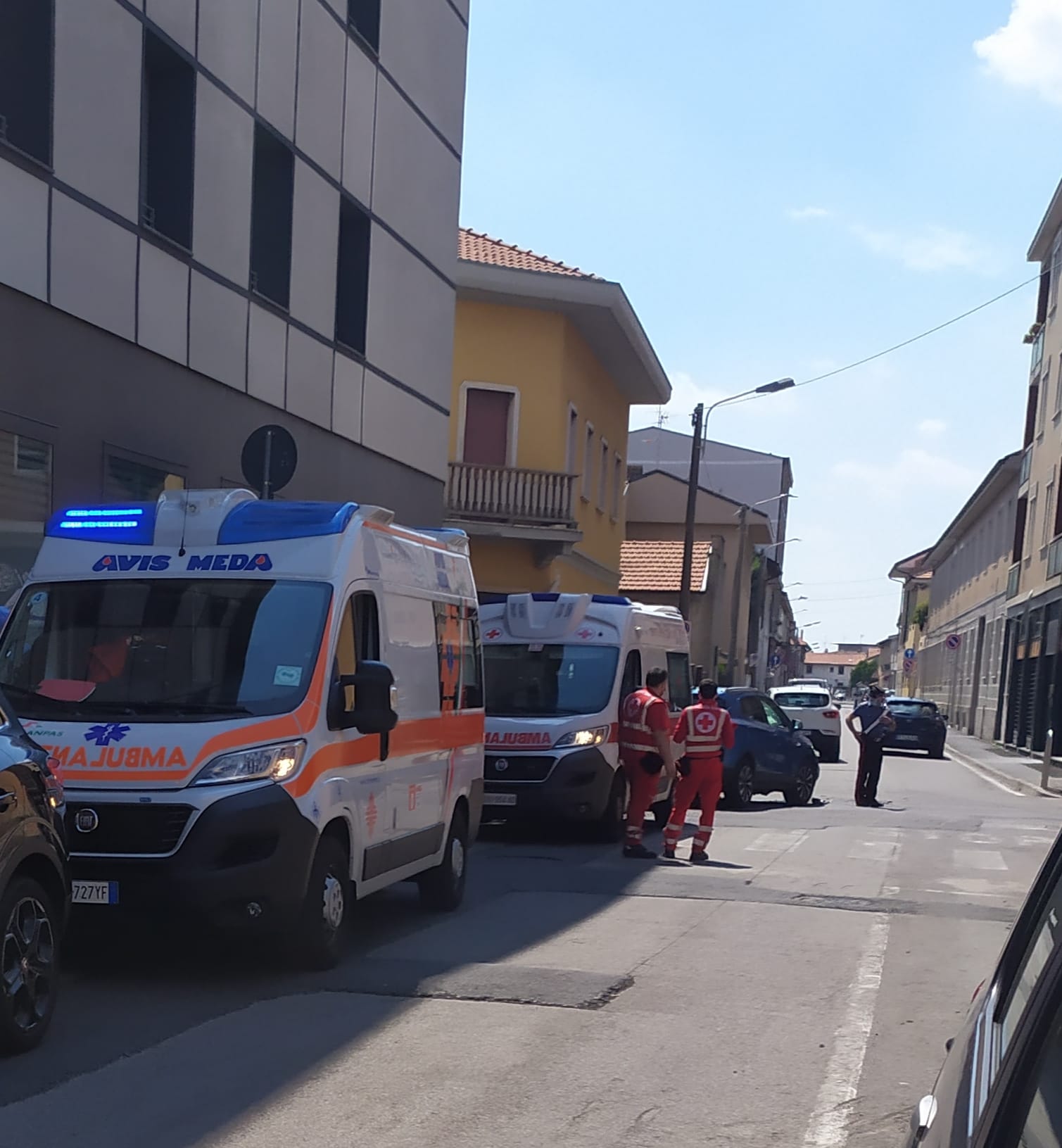 Non si ferma allo stop: schianto tra due auto - GALLERIA - Prima Monza