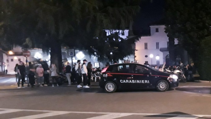 Alcol vietato per strada e nelle piazze per un’estate di decoro e sicurezza