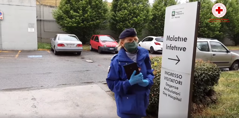 Sorella Cociani riceve il Giovannino D’Oro: grazie a lei papà e figlio si sono incontrati virtualmente in ospedale
