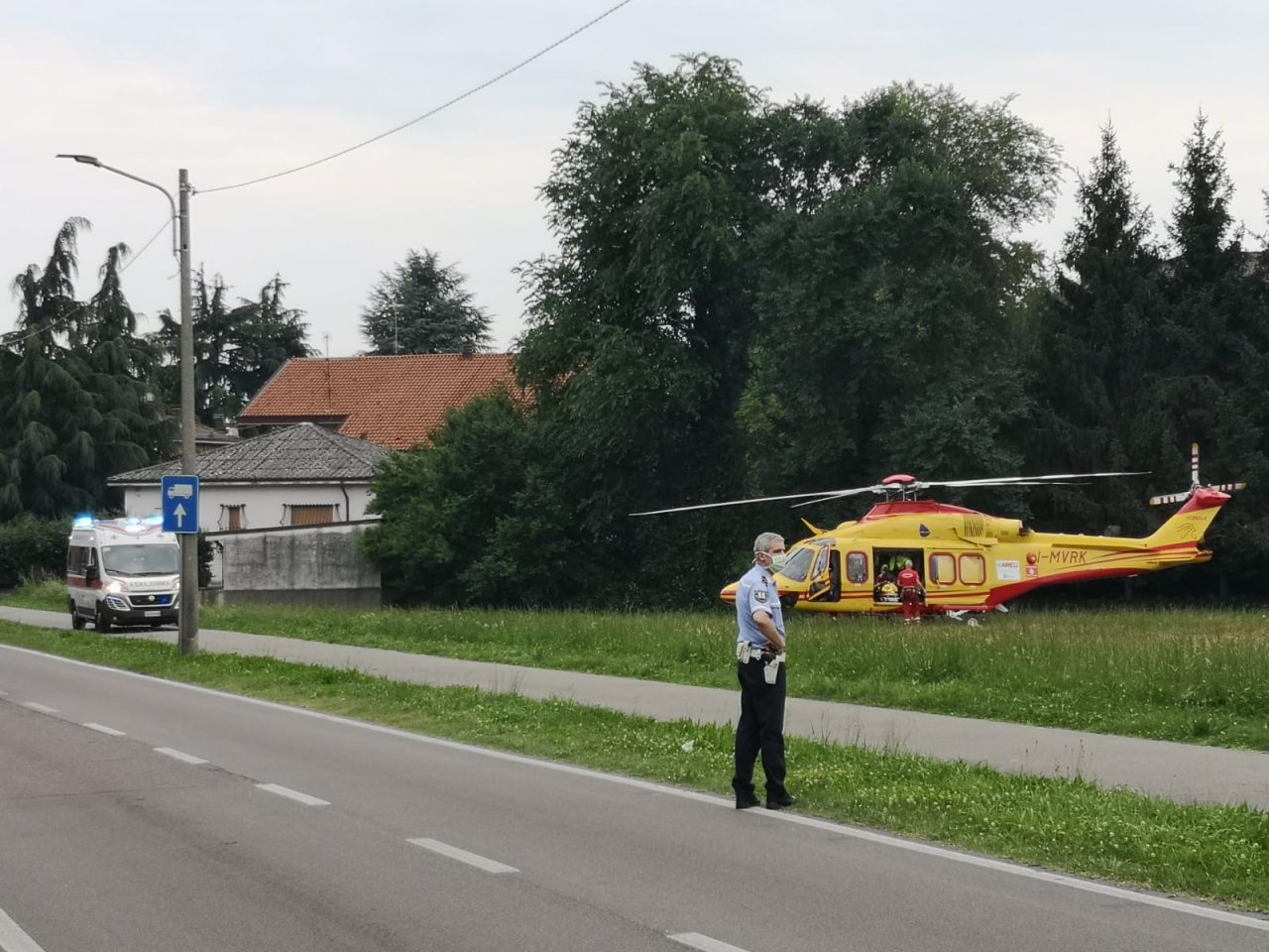 Drammatica caduta da moto, arriva l’elisoccorso