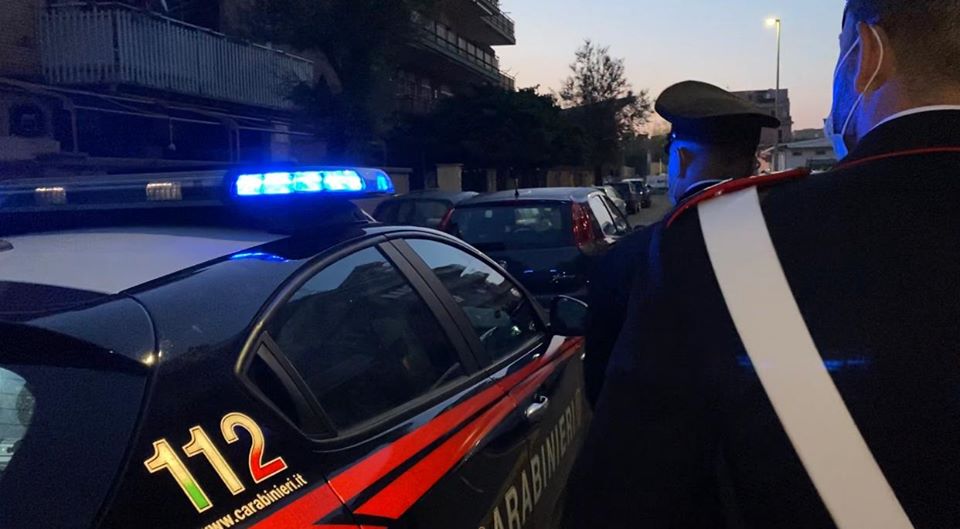 Giussano, girava in mutande: arrestato marocchino