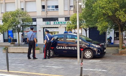 Escrementi e biglietto anonimo contro la farmacia