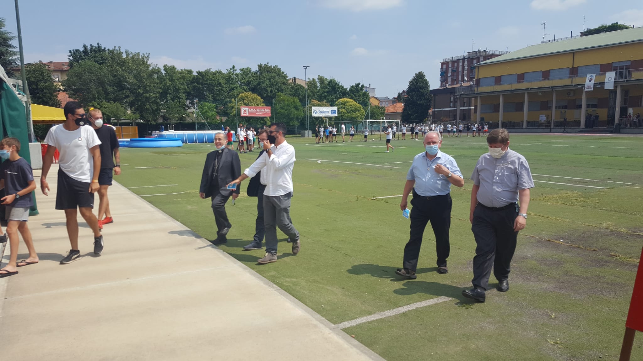 Agrate Brianza e Caponago arcivescovo Mario Delpini visita oratorio oratori