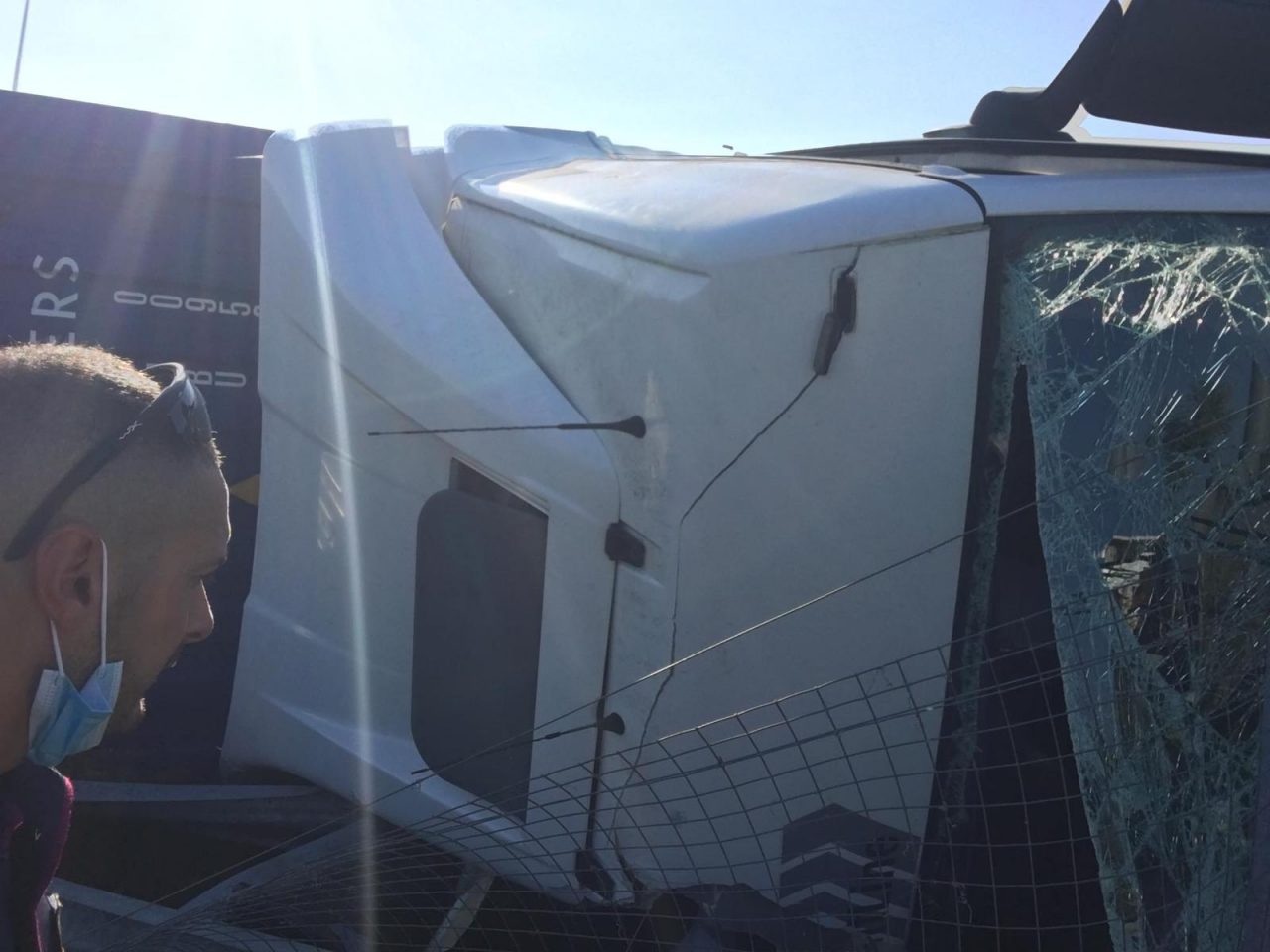 Camion si ribalta sulla Autostrada A4, traffico in tilt FOTO