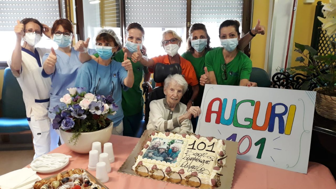 Nonna Angela spegne 101 candeline