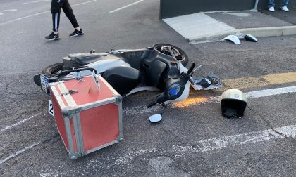 Travolto mentre consegna le pizze: è grave