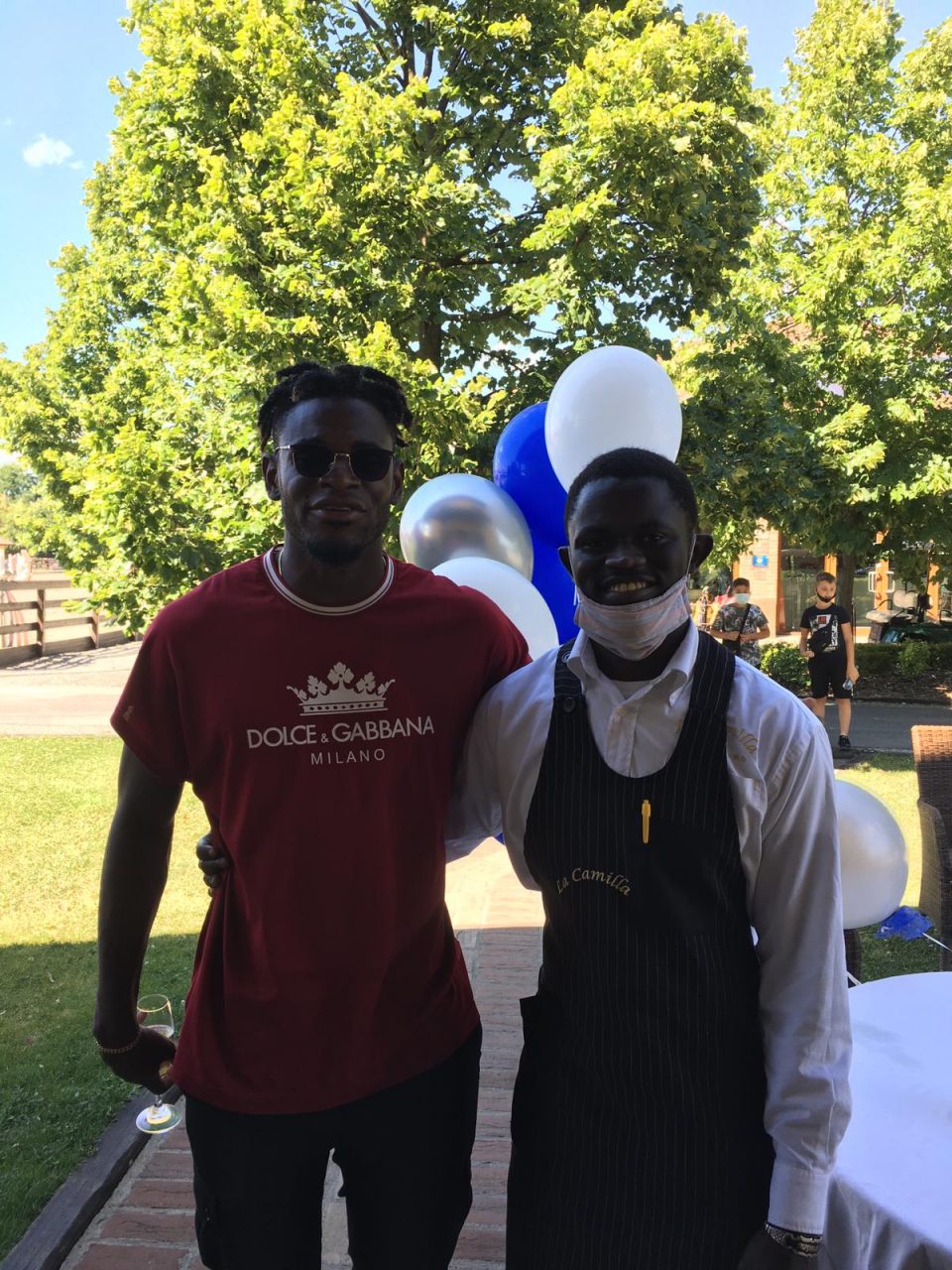 L’attaccante dell’Atalanta Duvan Zapata festeggia il compleanno del figlio alla “Camilla”