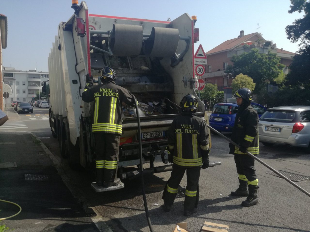 A Seregno incendio nel camion di Gelsia Ambiente