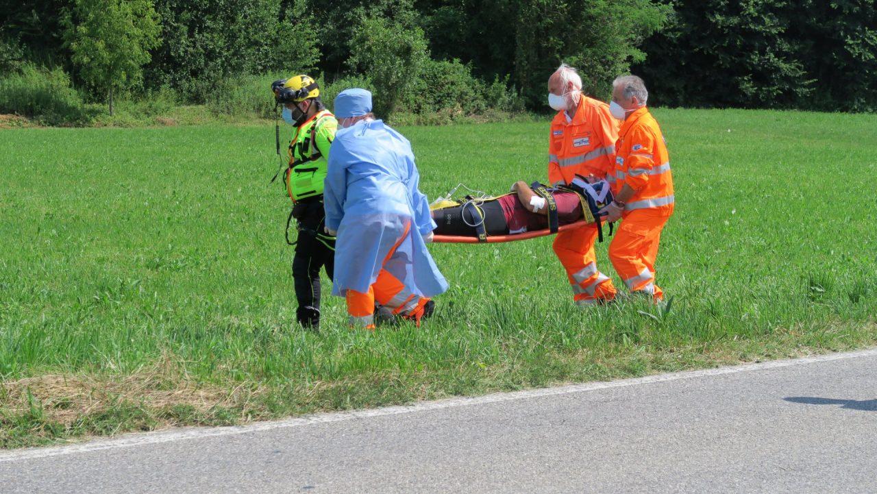 E’ caccia al pirata che ha urtato un ciclista FOTO