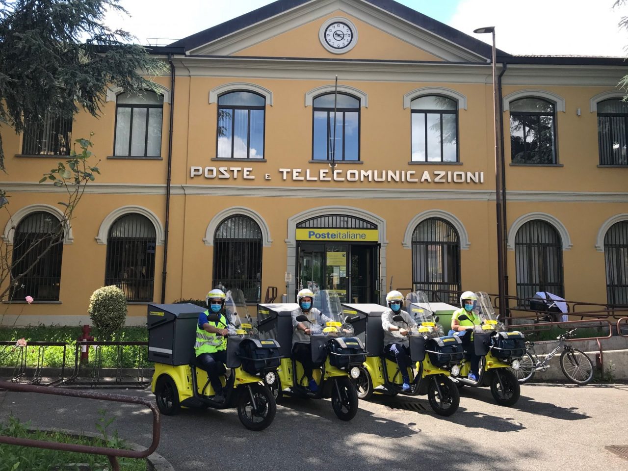 Poste: in servizio quattro nuovi mezzi elettrici. Nel lockdown in Brianza +300% dei pacchi e-commerce
