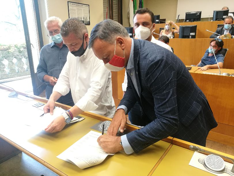 Deriva sociale, tre nuovi “patti” del Comune