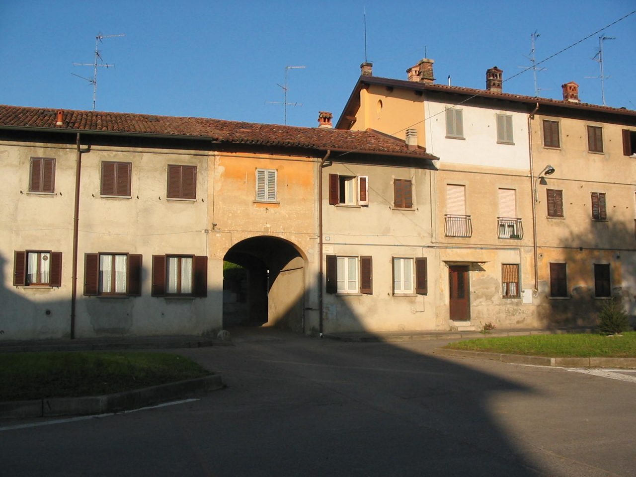 Arcore: tutti negativi al Covid-19 i richiedenti asilo ospitati a Bernate