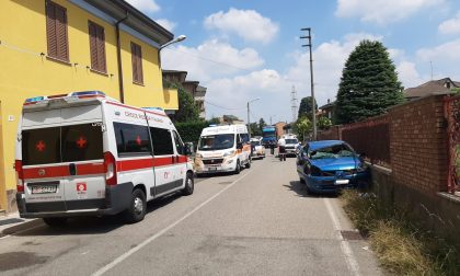 Incidente a Meda tra autocarro e auto, soccorse due donne FOTO