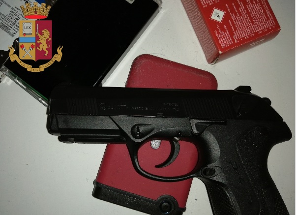 Anziano arrestato per sequestro di persona: teneva due donne segregate in casa