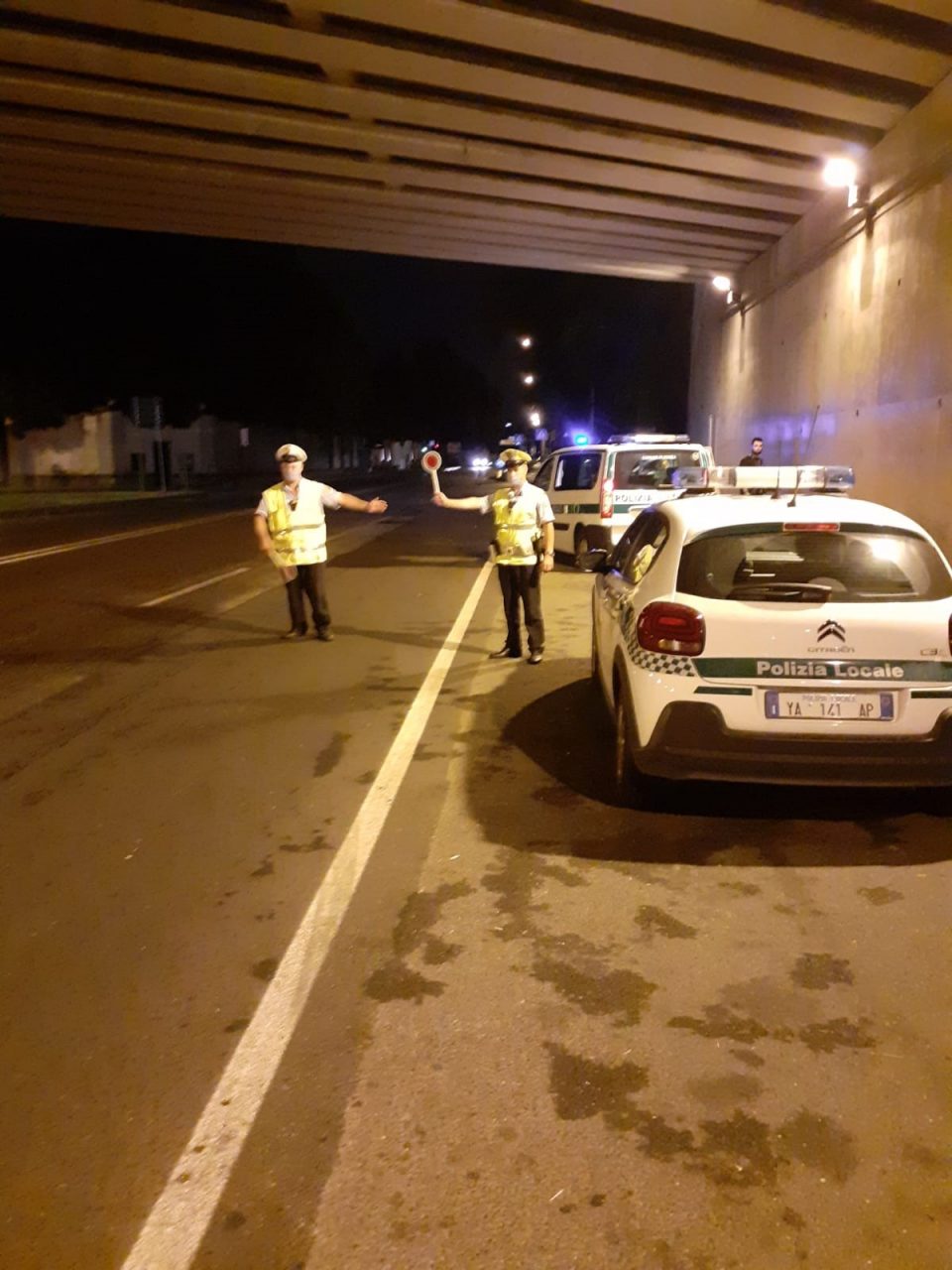 Controlli notturni nel weekend: accertate 16 violazioni