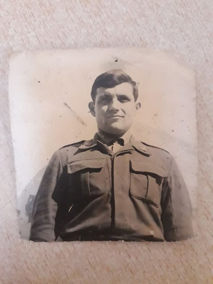 Foto misteriosa ritrovata a Caponago: si cerca il proprietario