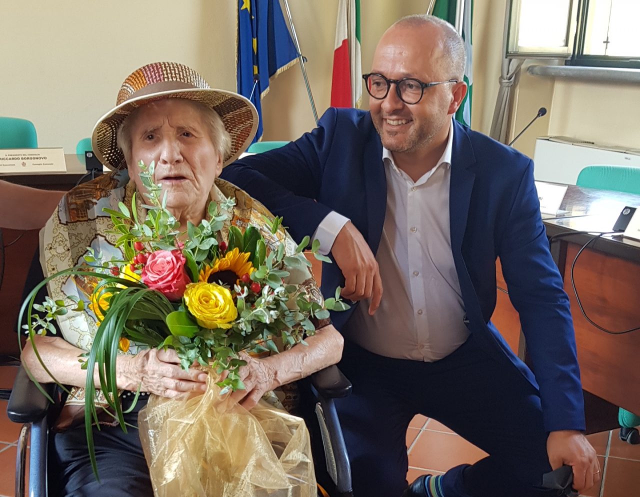 La maestra di tessitura spegne 100 candeline