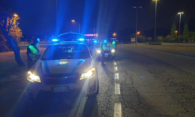 Non rispettava le norme anti-Covid, discoteca chiusa nel Milanese: cento giovani mandati a casa