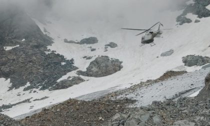 Scivola per 50 metri sul ghiacciaio, paura per un giussanese