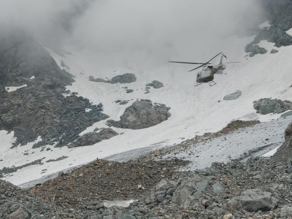 Scivola per 50 metri sul ghiacciaio, paura per un giussanese