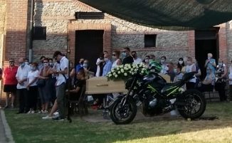 Bernareggio si ferma per l’ultimo saluto a Fabio Carzaniga