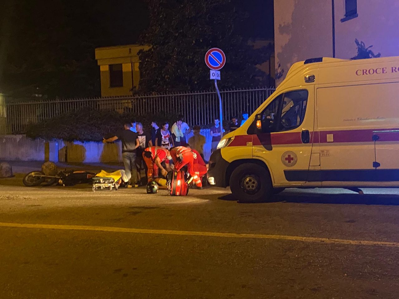 Incidente sulla Monza Saronno: due giovanissimi finiscono in ospedale FOTO