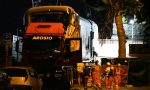 Notte di lavori alla stazione per recuperare le carrozze del treno deragliato FOTO VIDEO