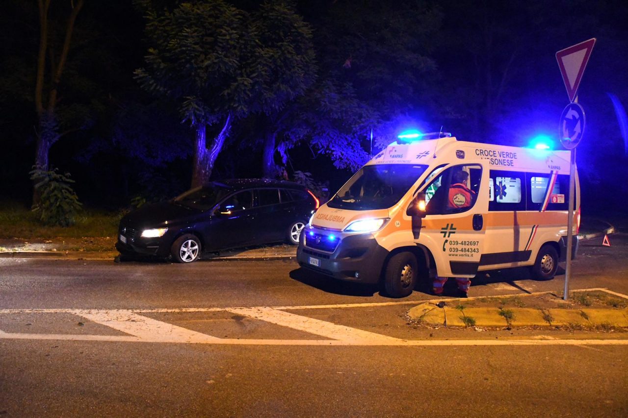Non vede la rotonda: secondo incidente in due giorni