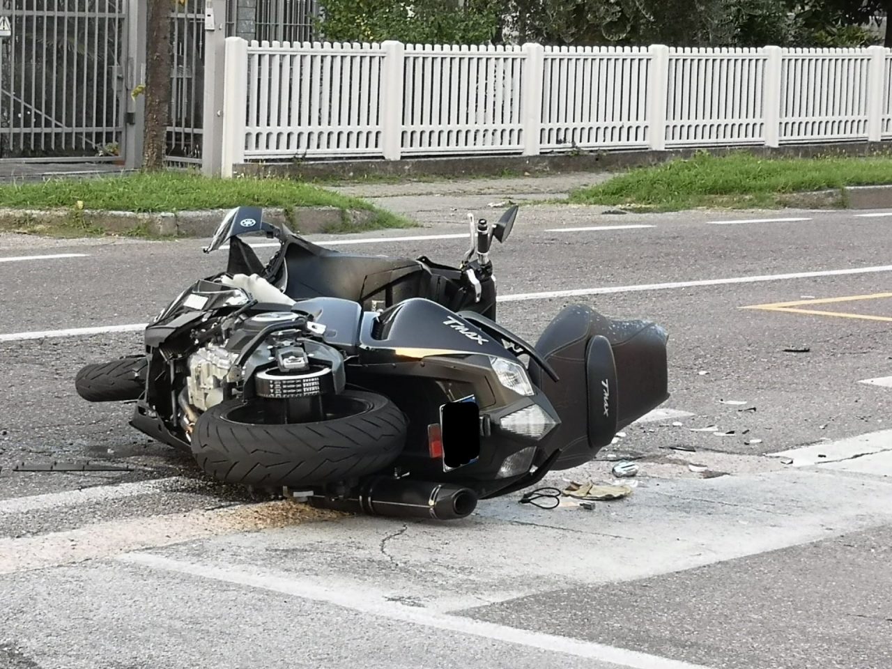 Drammatico scontro tra un’auto e una moto