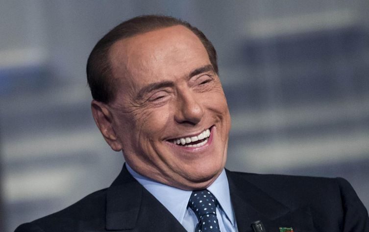 Gli auguri di Pier Silvio per il papà Berlusconi “Sei unico anche nel mestiere più bello”