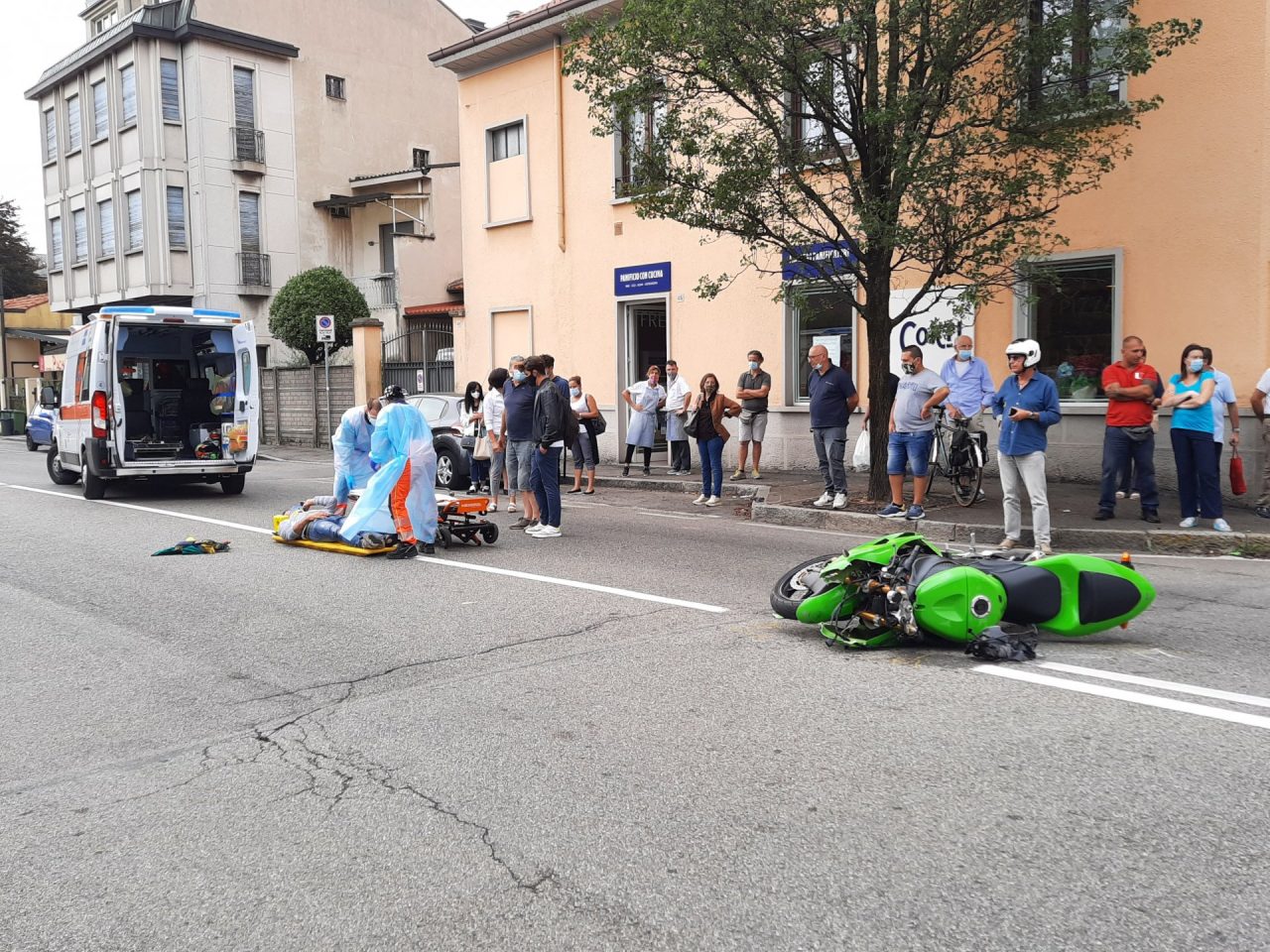 A Seregno incidente con la moto, 32enne in ospedale