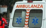 Cade dalla moto per evitare un'auto in coda: 64enne finisce in ospedale in gravi condizioni