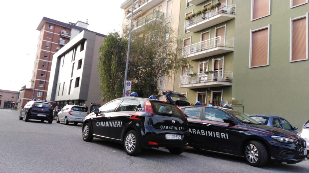 Depressa dopo il lockdown si butta dalla finestra