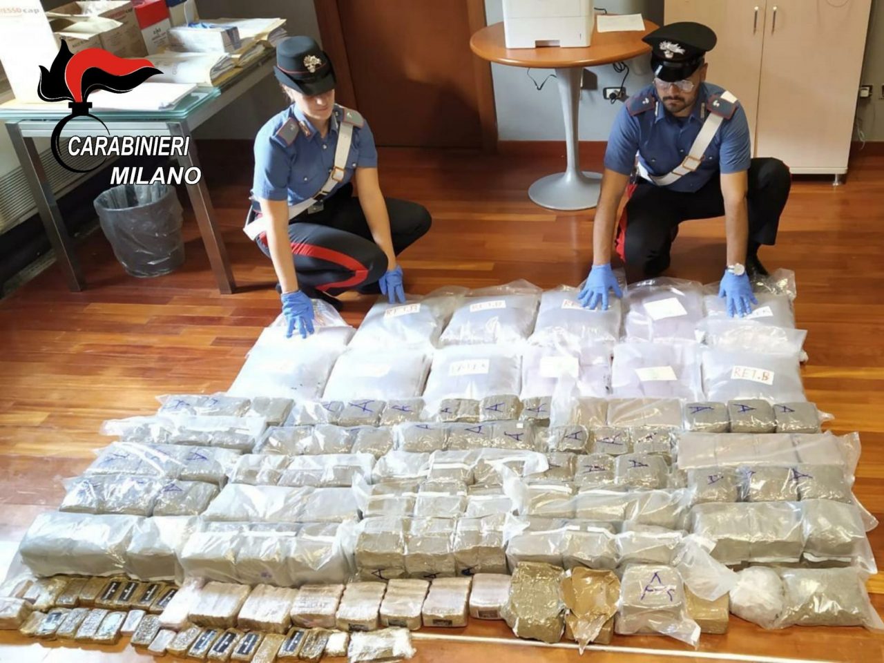Carabinieri sequestrano 136 kg di droga