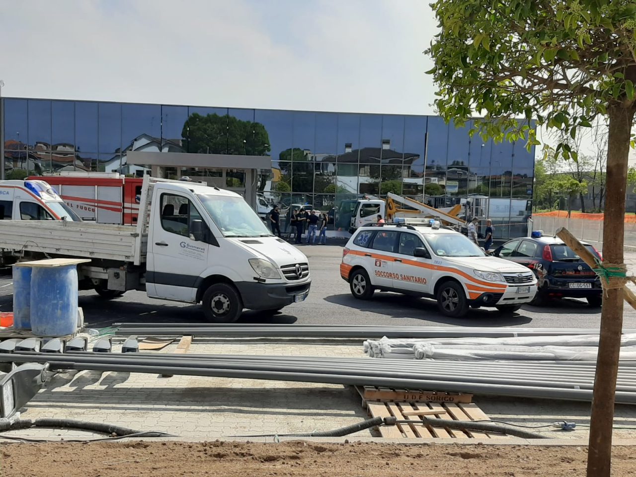 Vigili del fuoco a Lentate per un cortocircuito in un cantiere