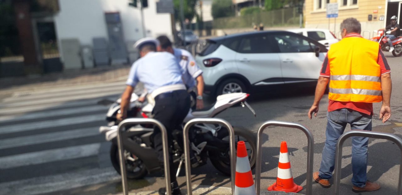 Seregno: scontro auto moto, ferito un 36enne FOTO