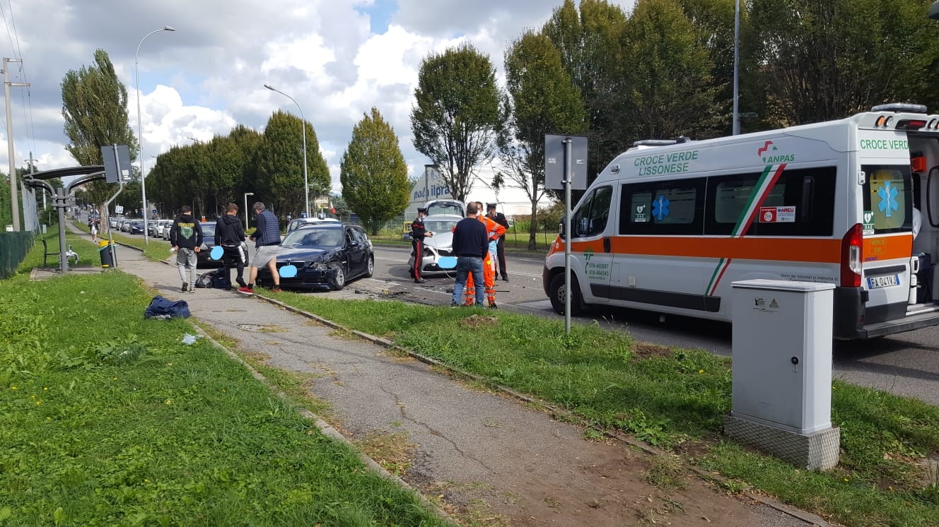 Incidente a Lesmo, tre auto coinvolte, due feriti FOTO Prima Monza