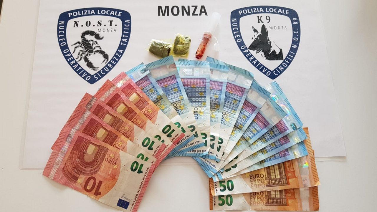 Sorpreso mentre vende hashish a un 60enne: pusher arrestato