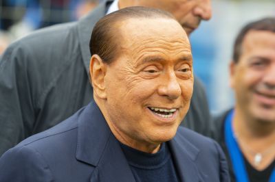 Silvio Berlusconi positivo al coronavirus: è in isolamento nella sua villa di Arcore