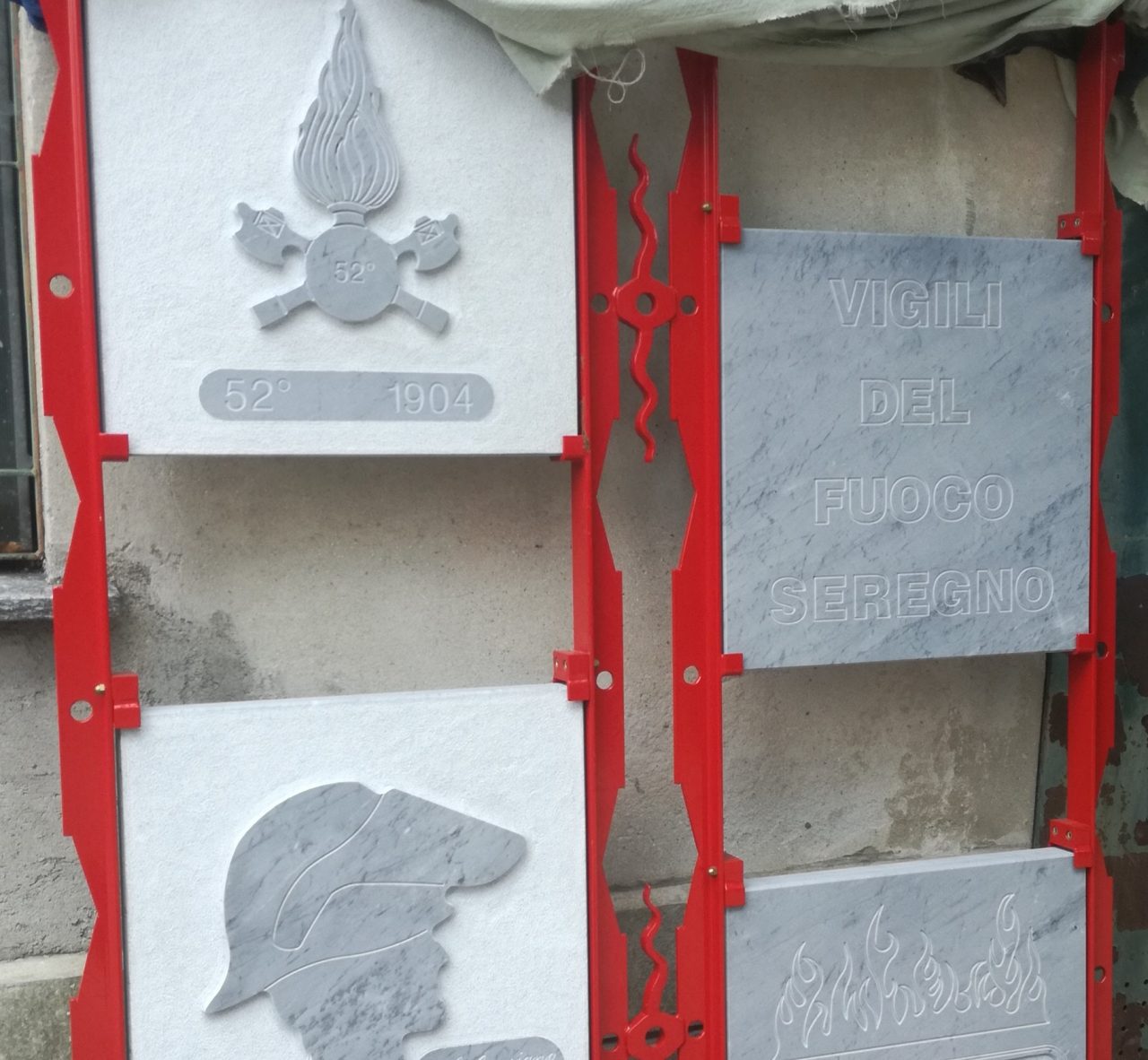 Un monumento per rendere omaggio ai Vigili del Fuoco