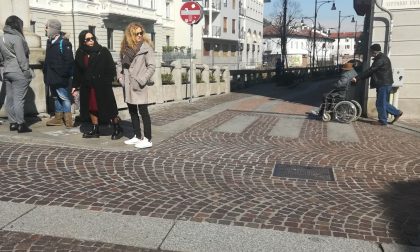 Buche e cadute, via Vittorio Emanuele si rifà il look