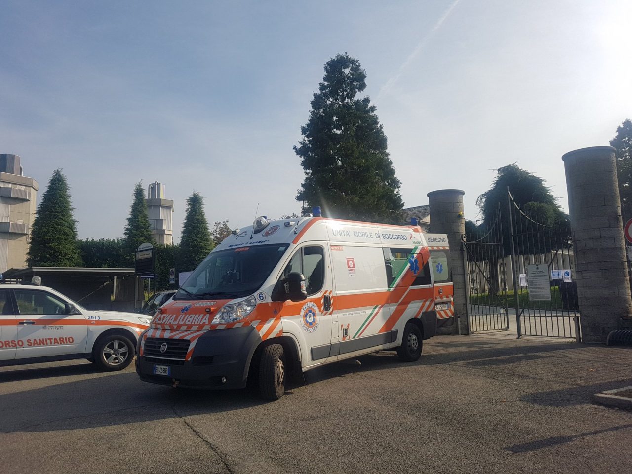 Giussano, malore al cimitero: grave un 66enne