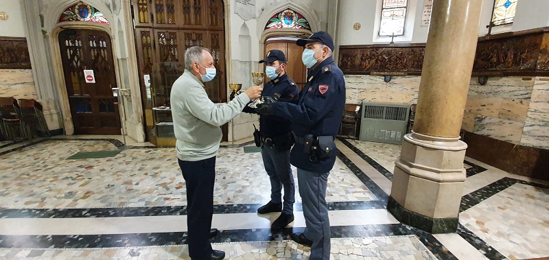 Ruba il calice di Giovanni Paolo II: arrestato