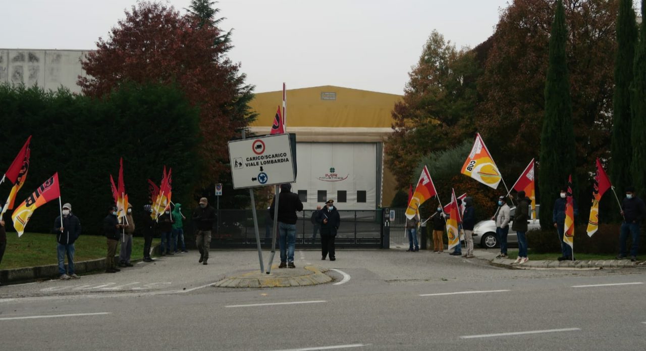 Lavoratori della IMR di Carate in protesta: “Stop a intimidazioni”