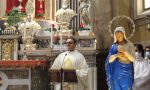 L'abbraccio a don Giuliano Parravicini durante la Patronale - FOTO